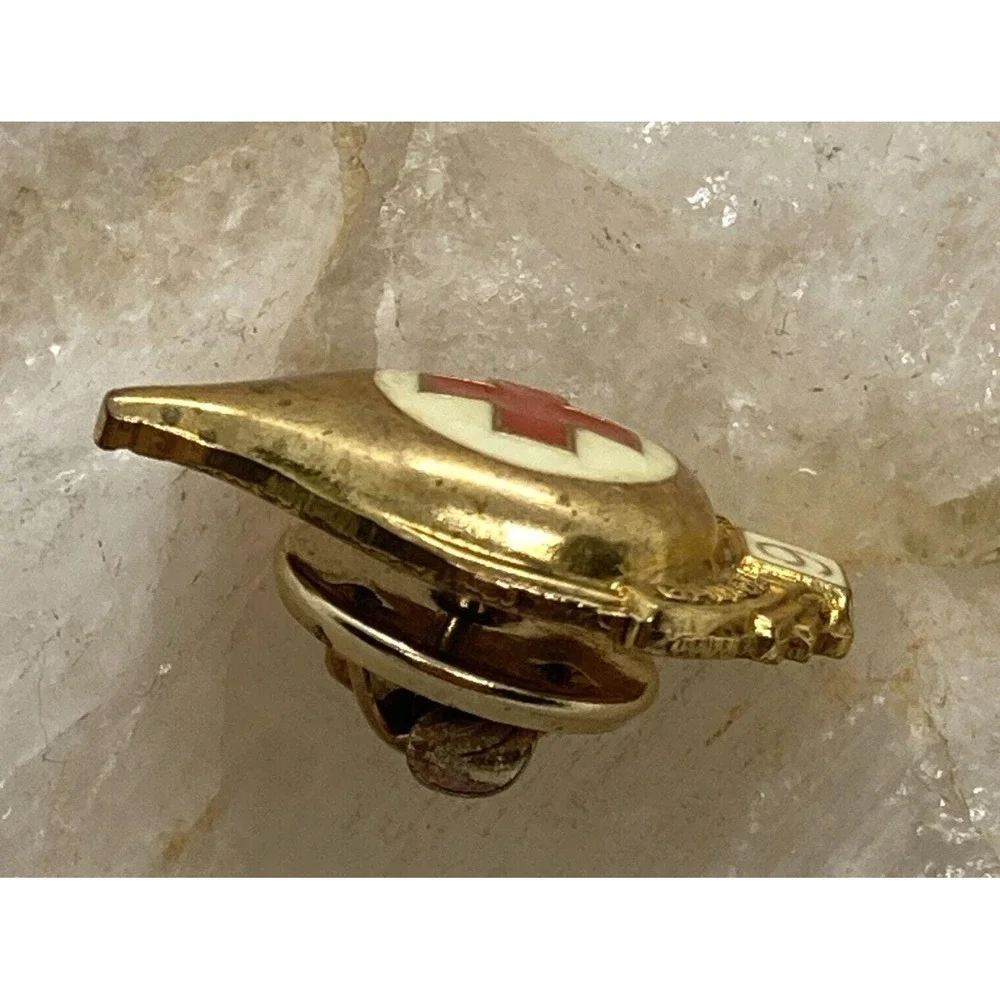 Vintage Red Cross 9 Gallon Donor Blood Donor‎ Gold Tone Pin Lapel Pin